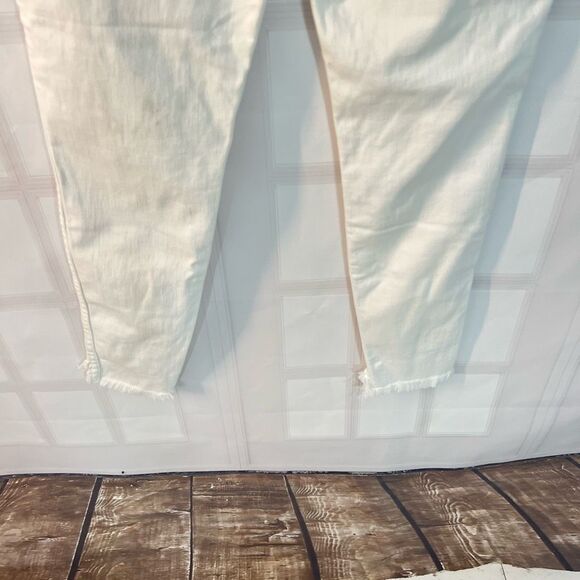 Madewell 10" High-Rise Skinny Jeans in Pure White: Step-Hem Edition size 10 - Picture 11 of 14